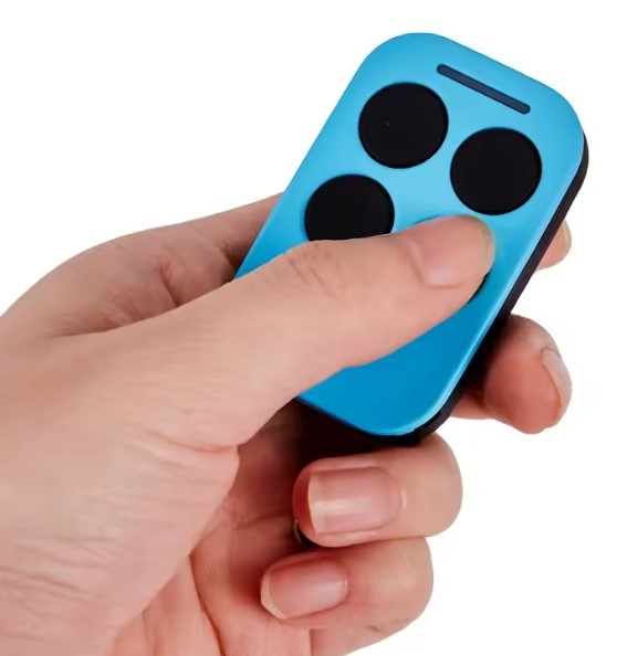 Пульт дистанційного керування воротами 